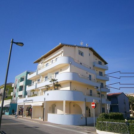 Residence Diana Frontemare - Agenzia Cocal Caorle Eksteriør billede