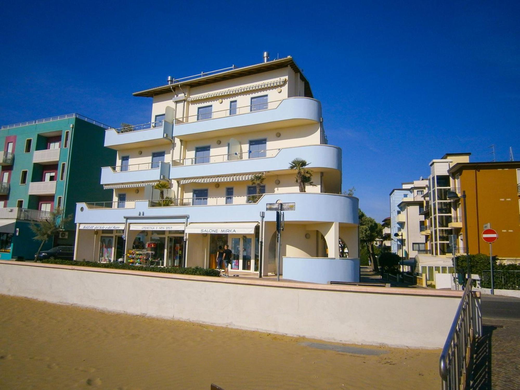Residence Diana Frontemare - Agenzia Cocal Caorle Eksteriør billede